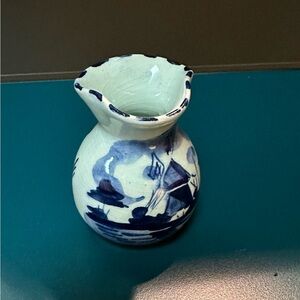 Vintage Delft Holland mini vase